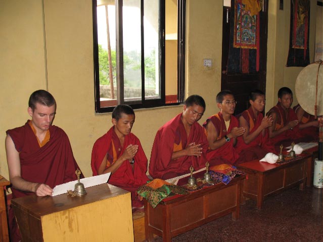 Lama Rinchen estudiando en Nepal (2006)