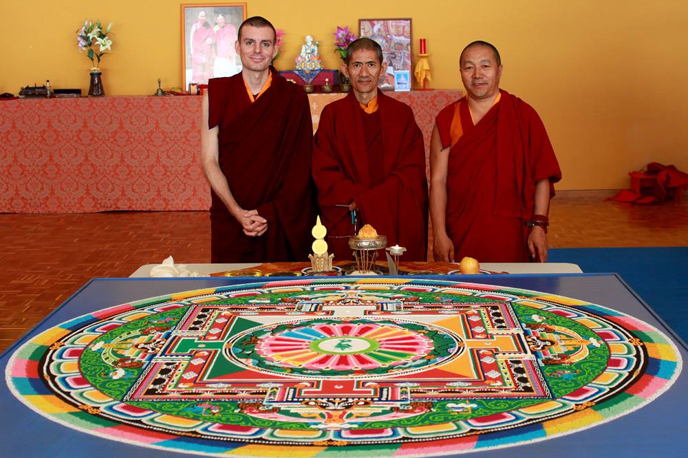 Lama Rinchen junto a Khenpo Pema Wangdak y Khenpo Kunga Dhondup (2013)