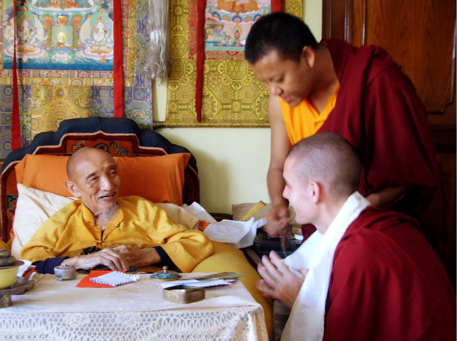 Khenpo Rinchen Gyaltsen con su maestro de ordenación